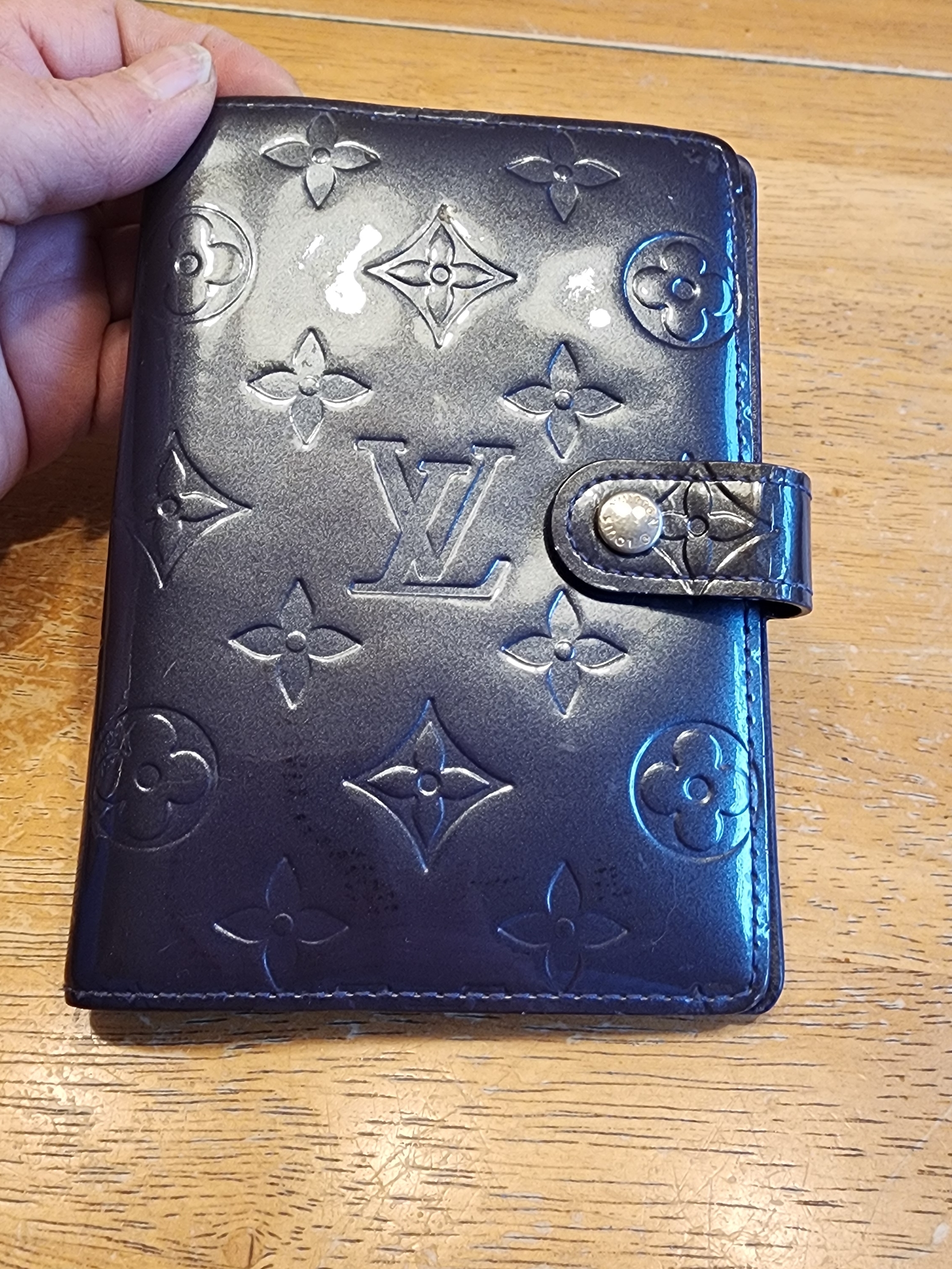 Louis Vuitton Agenda Pm In Monogram Vernis Patent Leather. Pewter/Silver